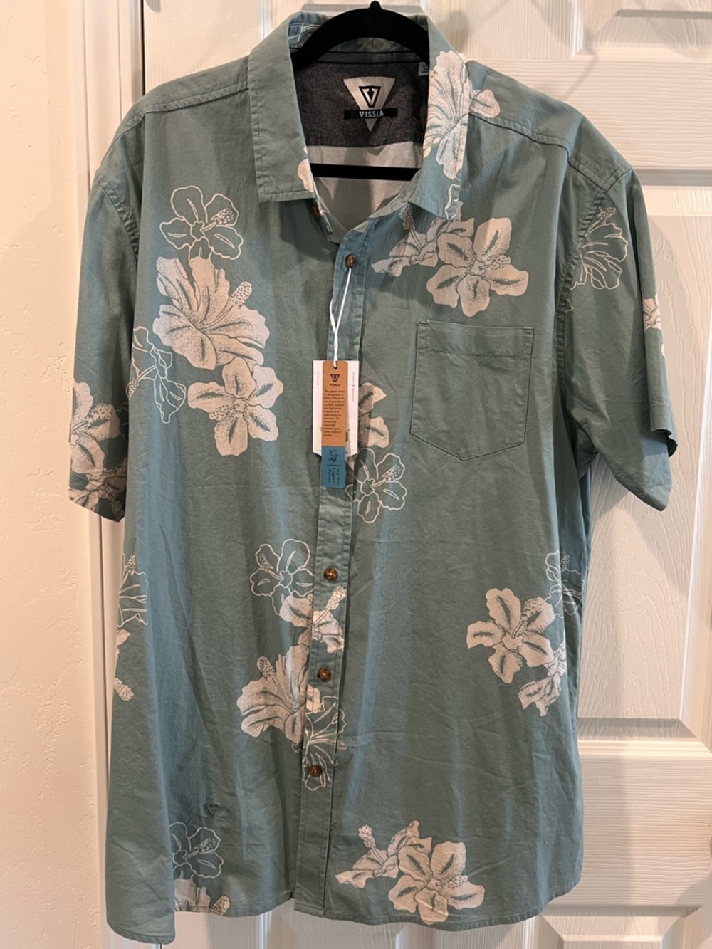 VISSLA Men’s Byebiscus Eco Green Floral Organic Cotton Button-Up Shirt NEW